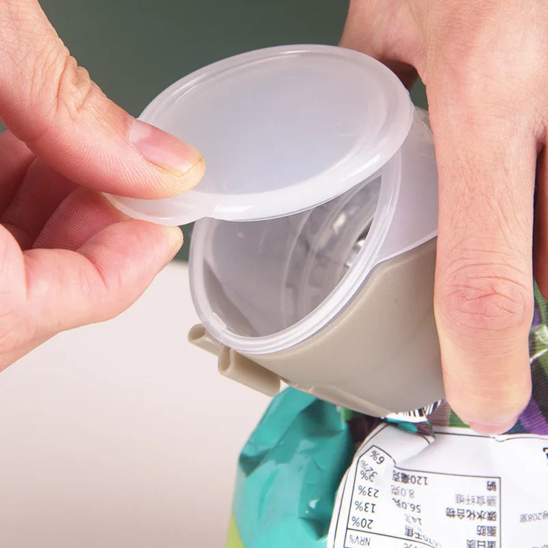 Wide-Mouth Pour Spout Sealing Clips (4-Pack)